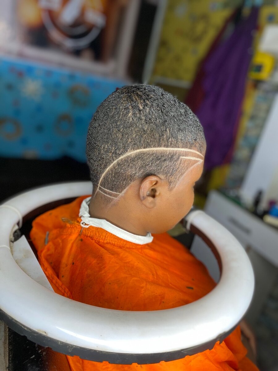 Ladies Haircut and Dye