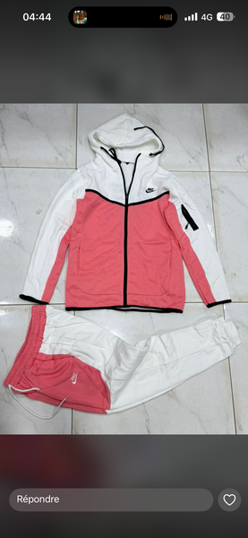 Ensemble de survêtement stylé