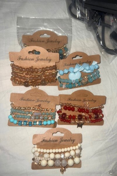 Bracelets colorés en perles