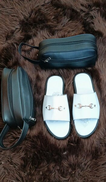 Mules en cuir avec sacs assortis