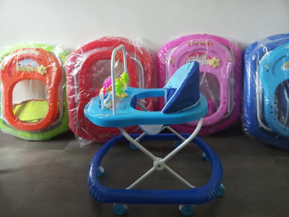 Trotteur Bébé Coloré et Sécurisé