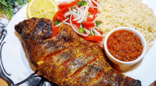 Poisson grillée avec attieké