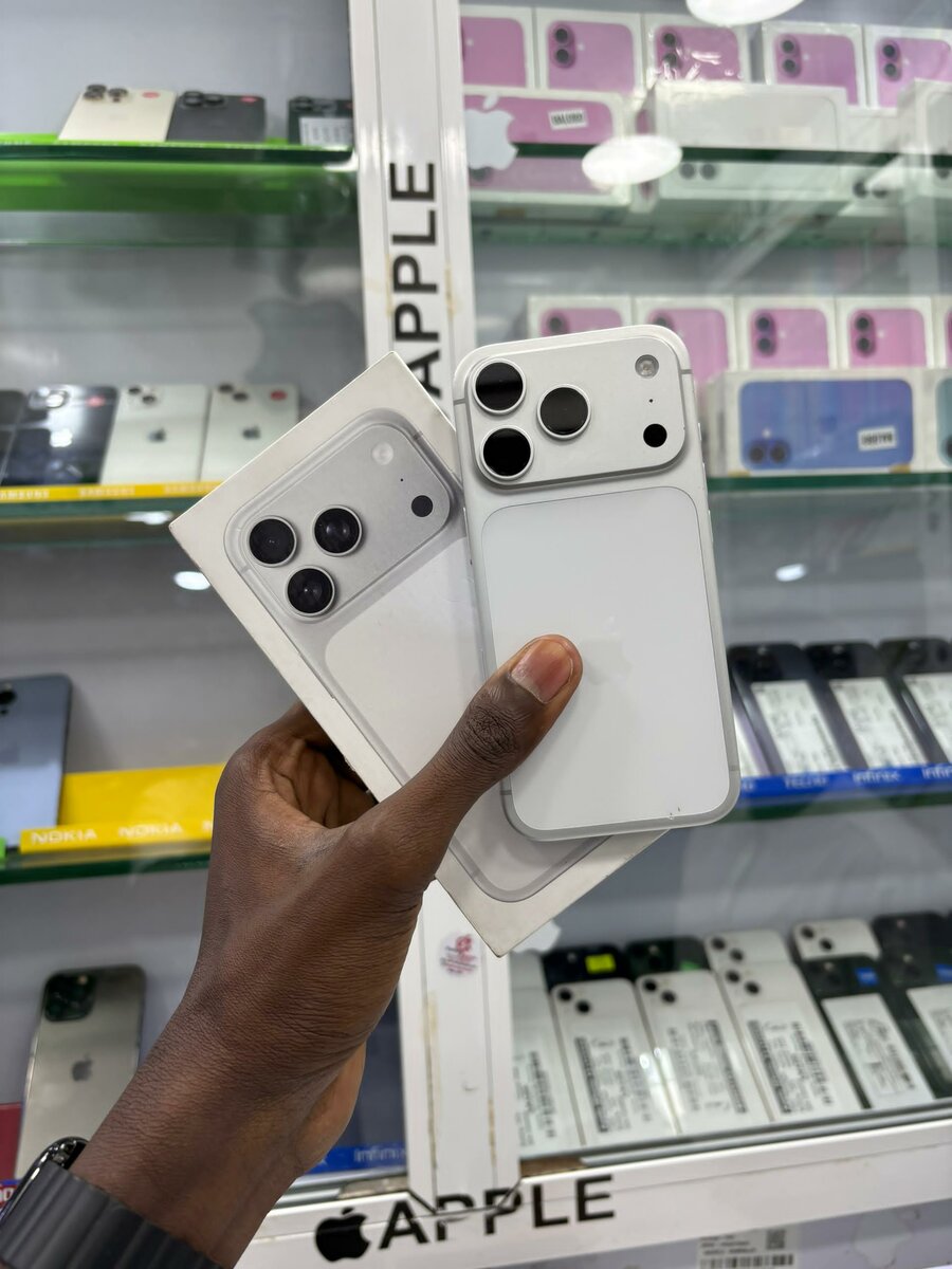 Disponible 17 Pro 256go avec c