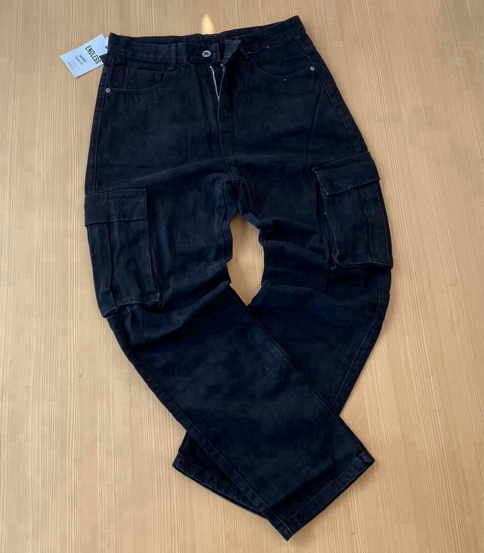 Side pocket baggy jeans