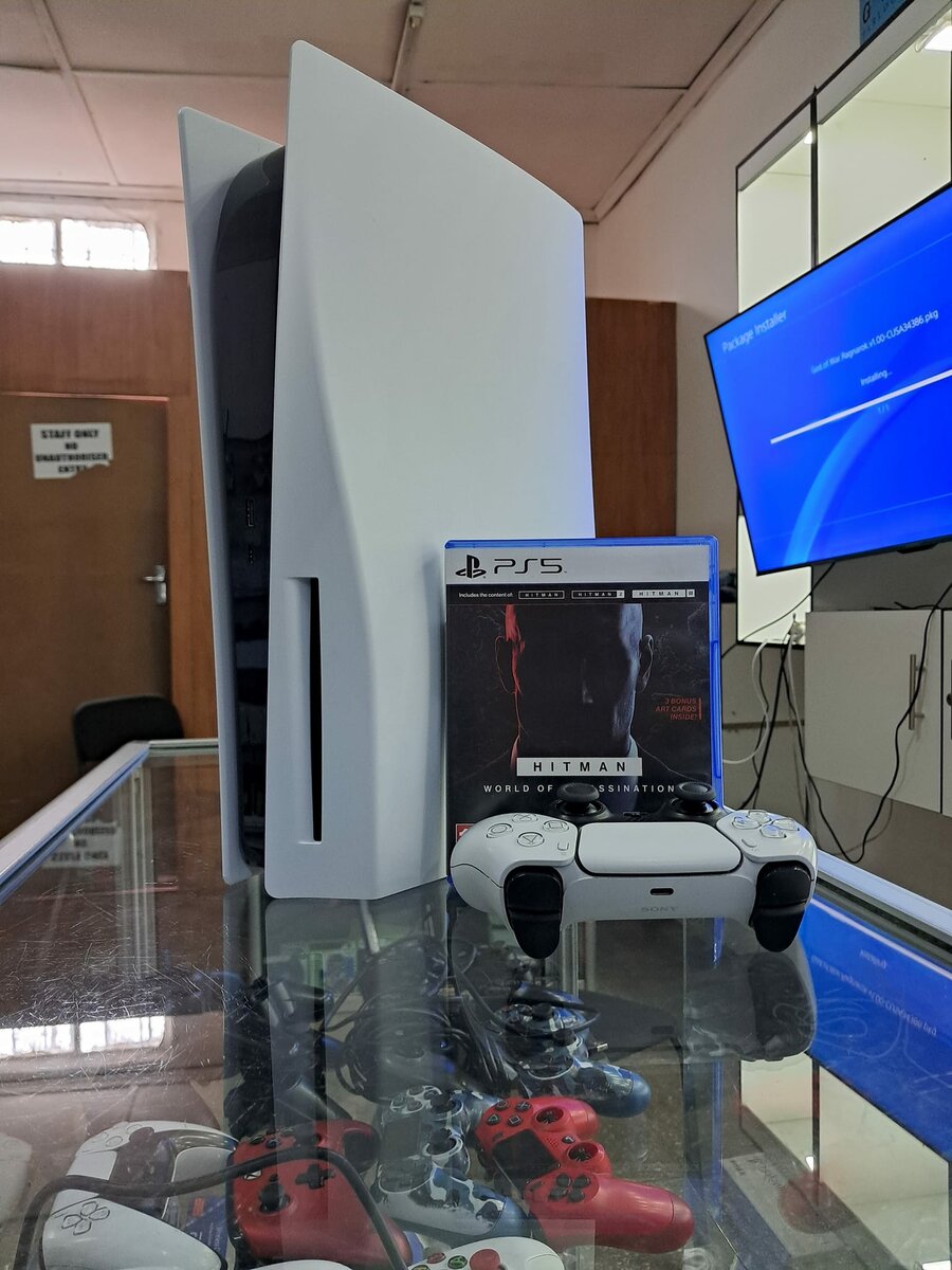  PS5 Disc Edition with Hitman