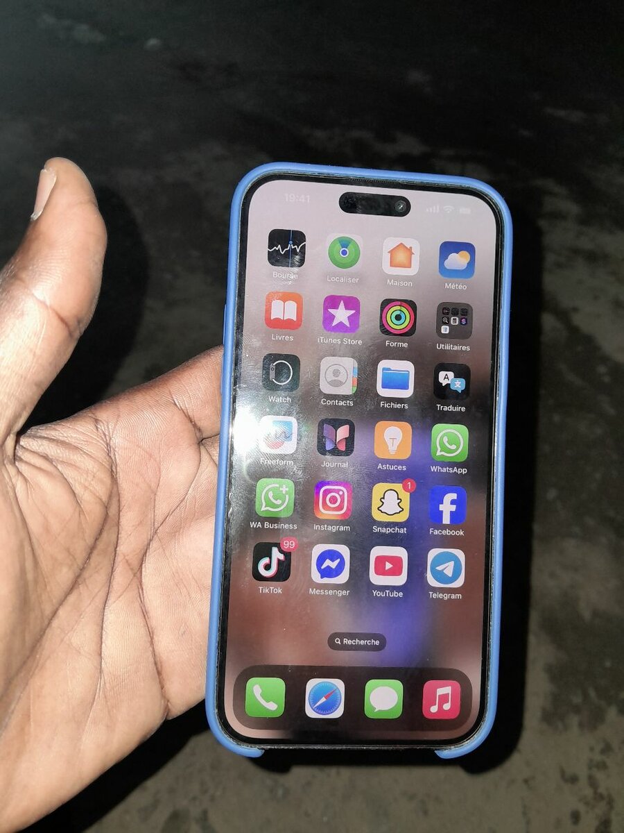 Étui en silicone bleu iPhone