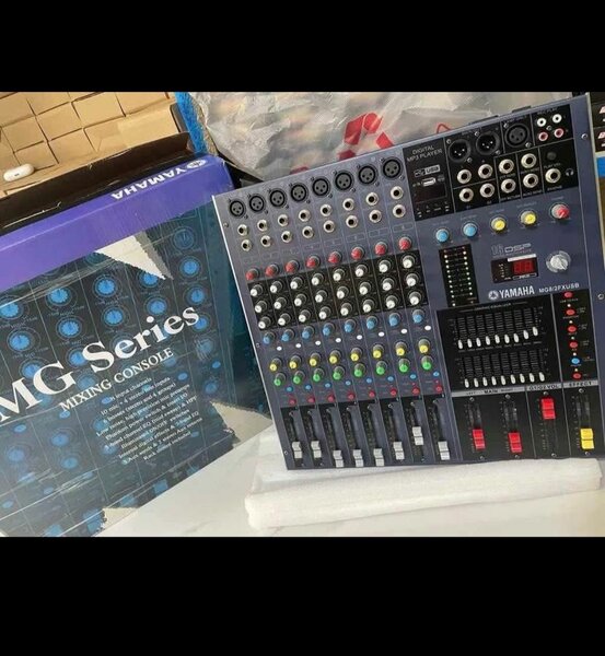 Table de mixage Yamaha MG