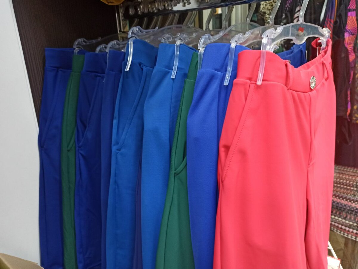 Мужские плавательные шорты.