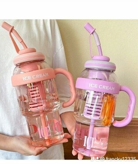 Gobelet créatif avec paille intégrée