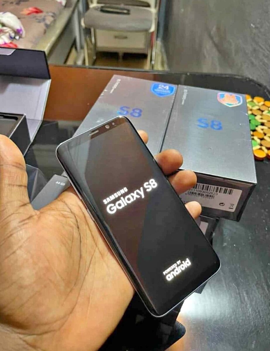 Samsung Galaxy S8 Smartphone