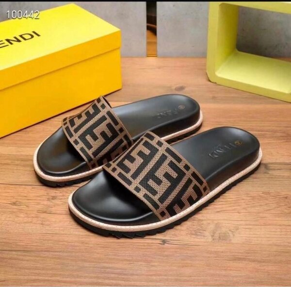 Sandales de marque tendance