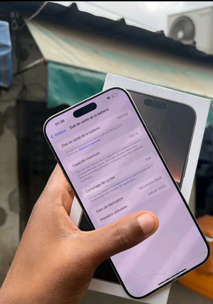 iPhone 15 pro (256 Go)