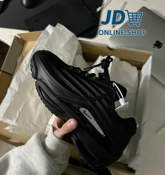 Baskets noires tendance