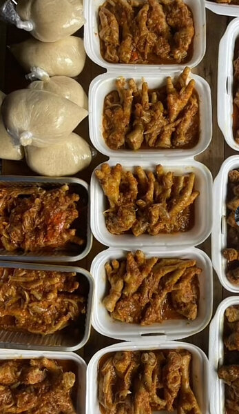 Alloco et patte de poulet