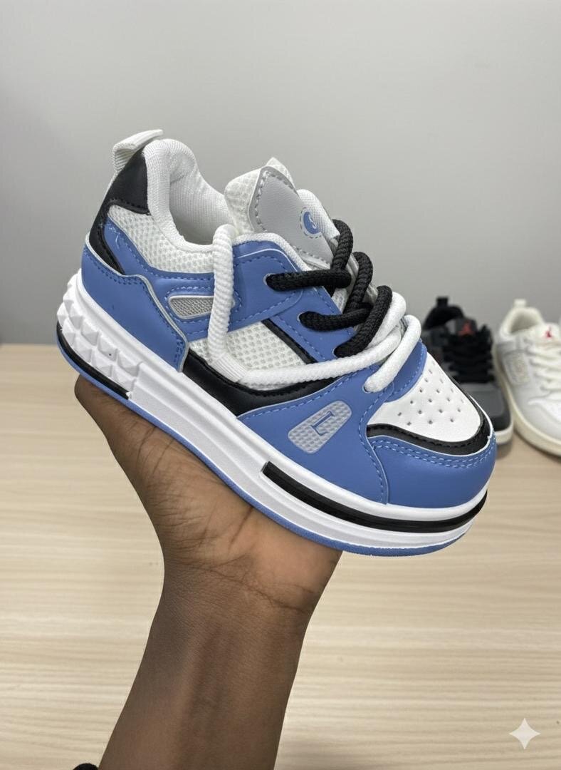 Baskets enfant p(25-36)