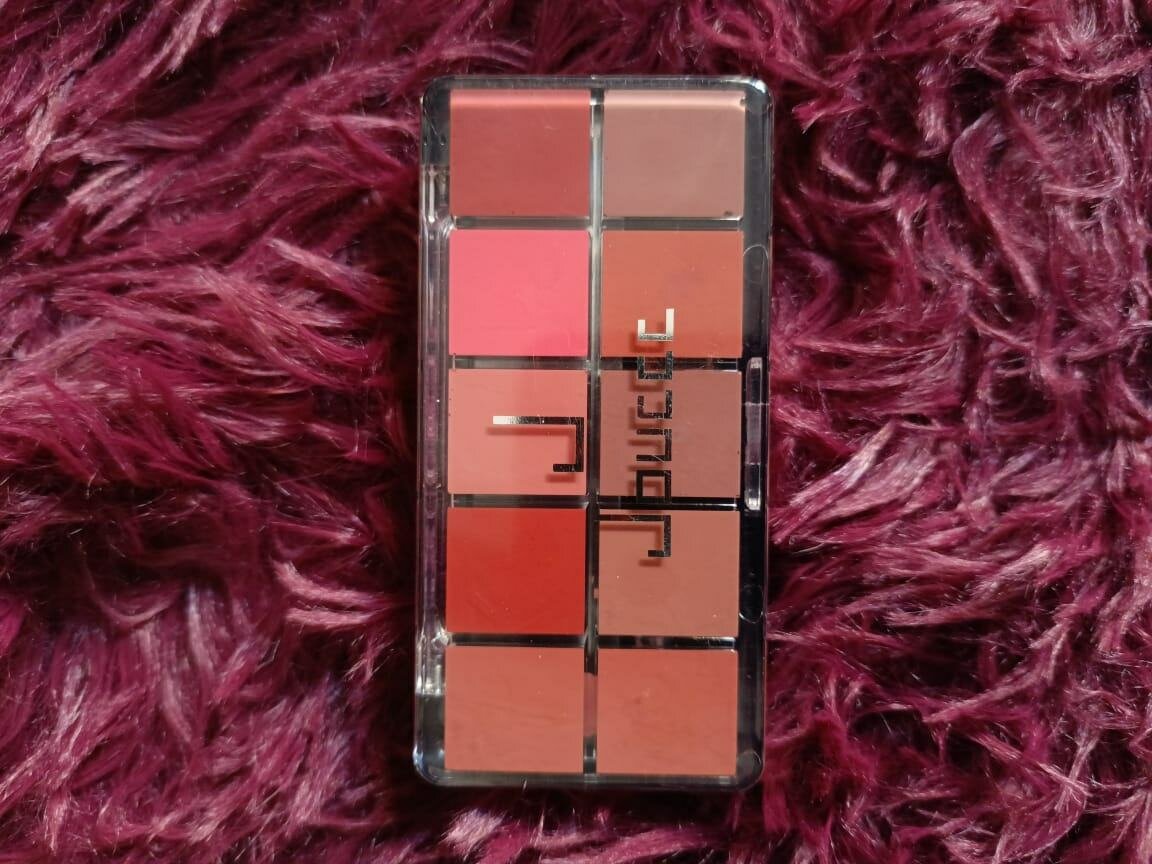Lipstick pallet