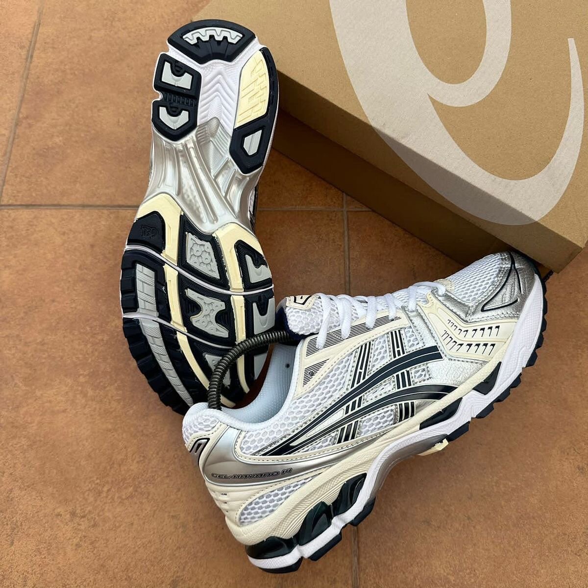 ASICS KAYANO 14