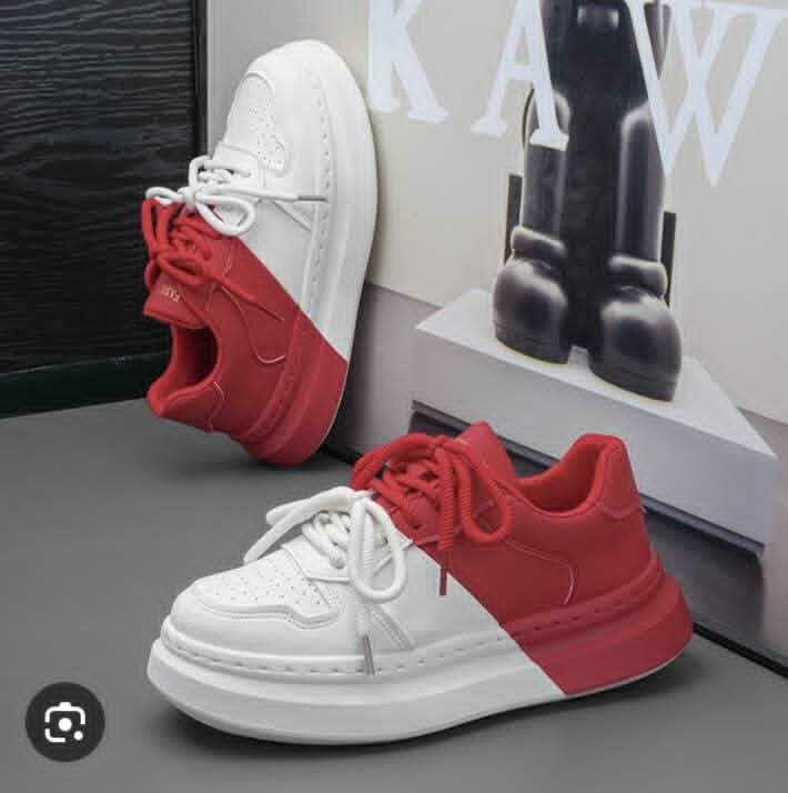 Baskets bicolores modernes