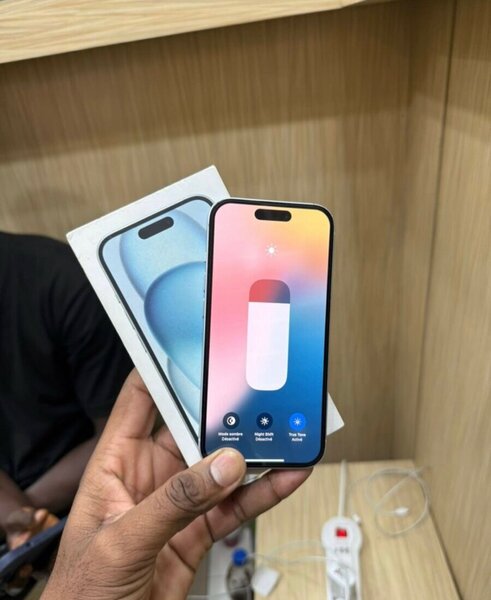 iPhone 15 simple 256 Go