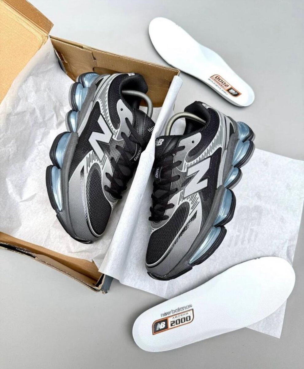New Balance 2000