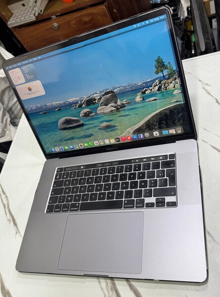 macbook pro retina core i9 201