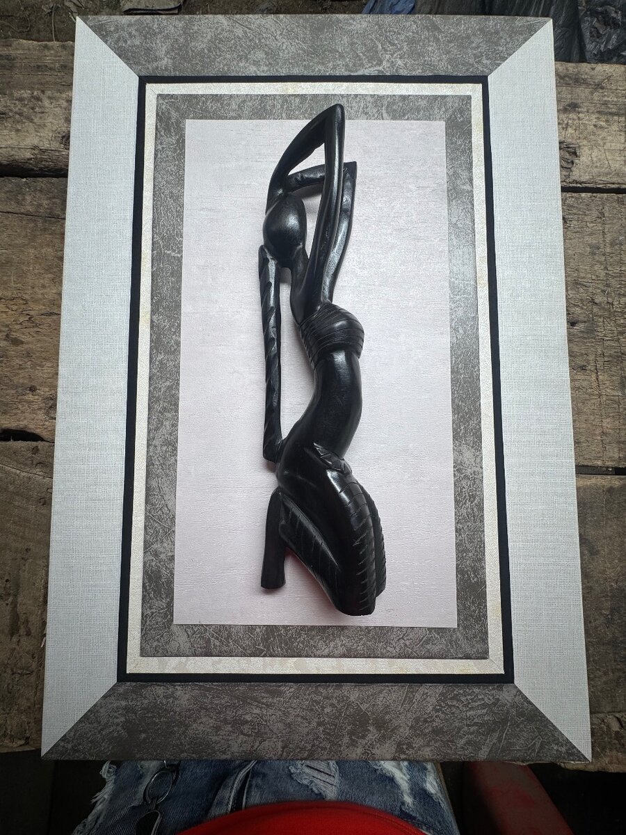 Sculpture murale en bois