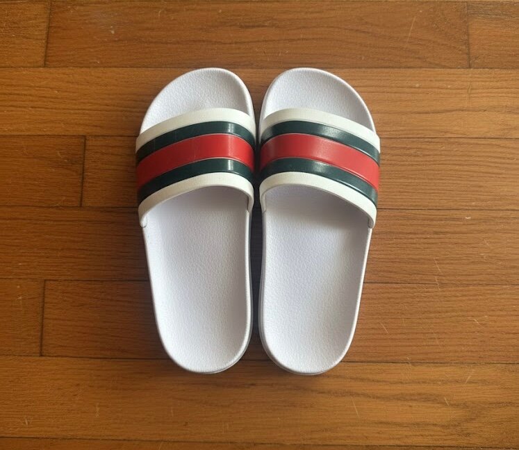 Claquettes rayées mode