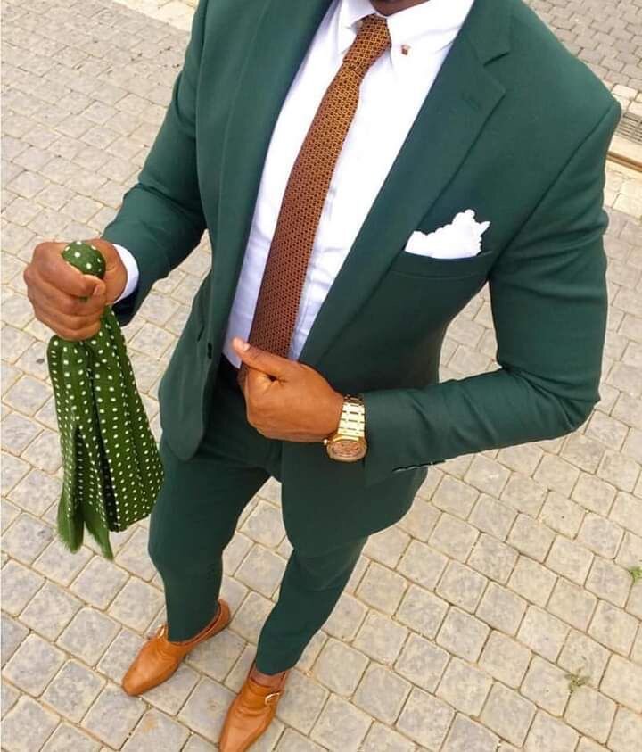 Costume élégant vert