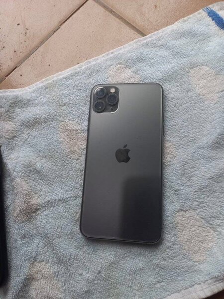 iPhone 13 Pro et iPhone 11