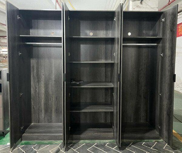 Armoire Moderne en Bois