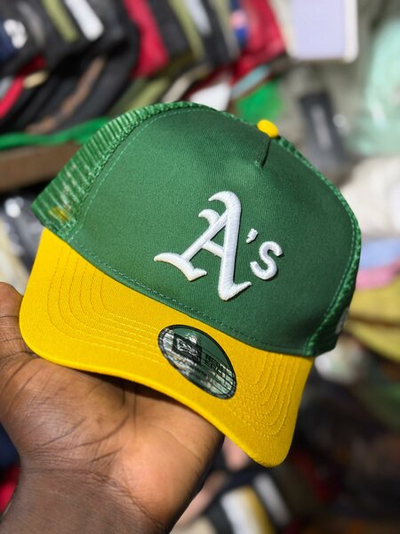 Casquette verte et jaune A's
