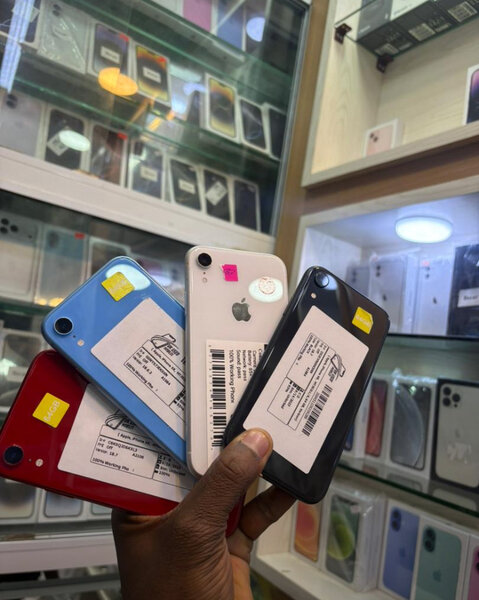iPhone XR Casi Neuf
