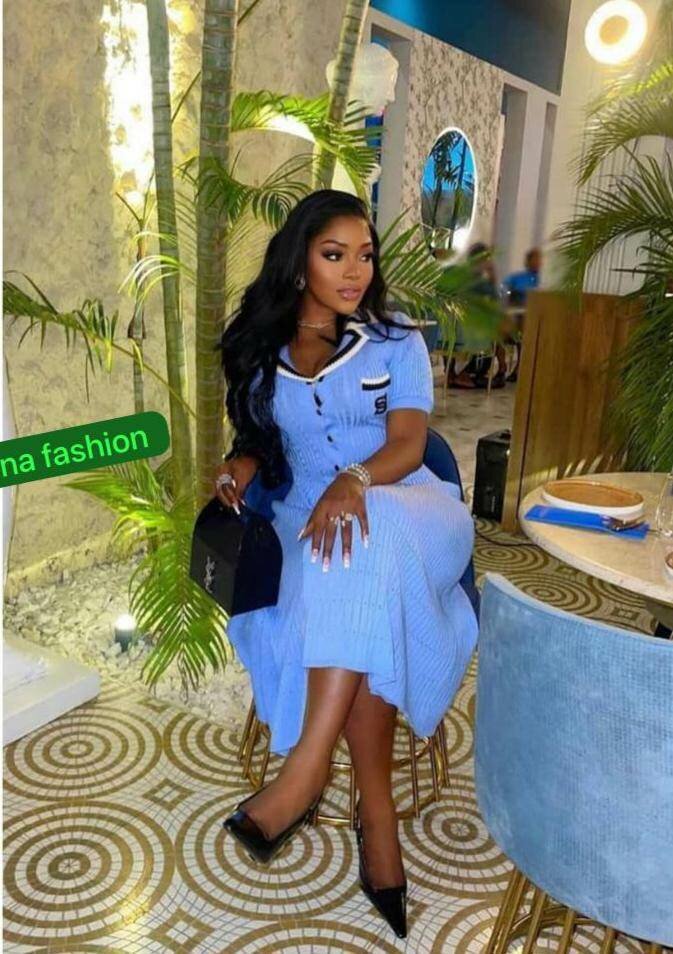 Très Belle robe coton plusieurs couleurs disponibles