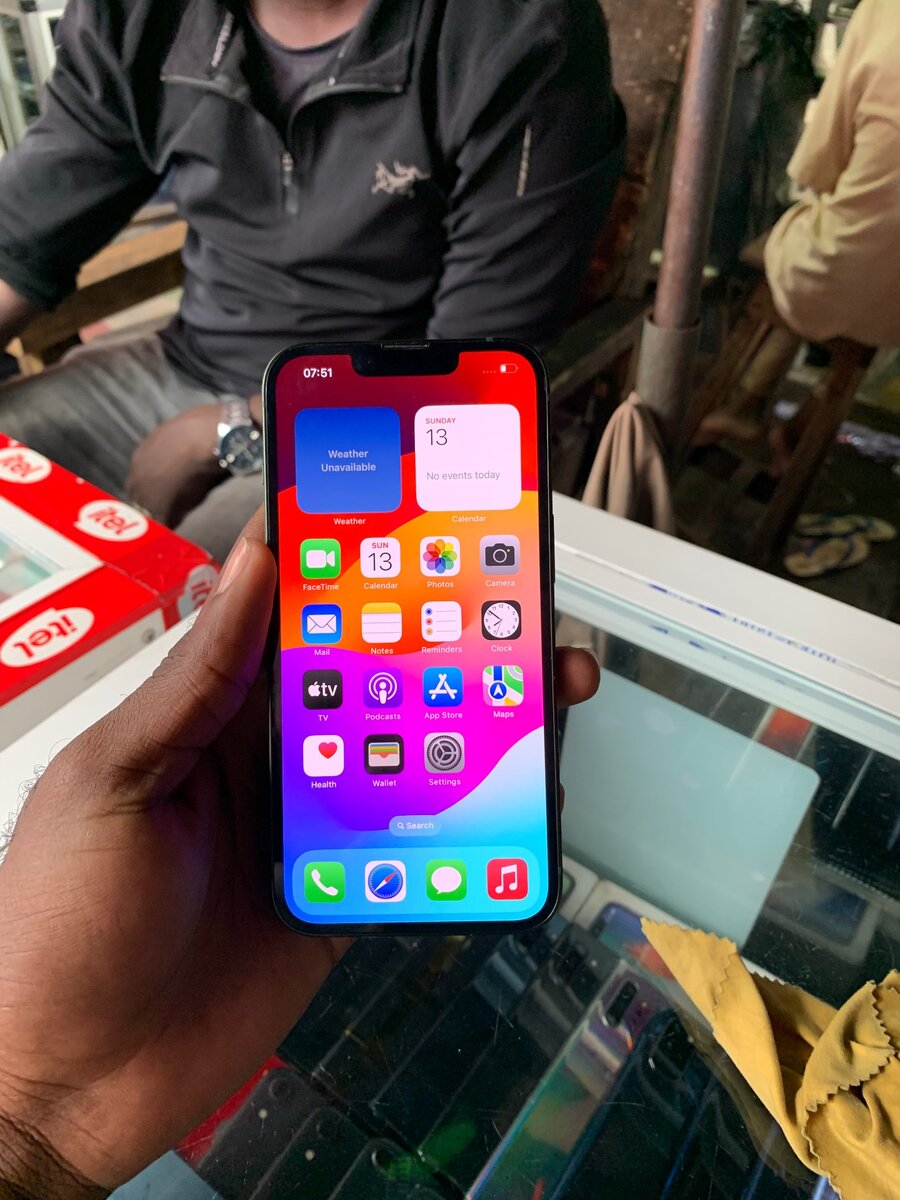 iPhone 13 simple Rouge