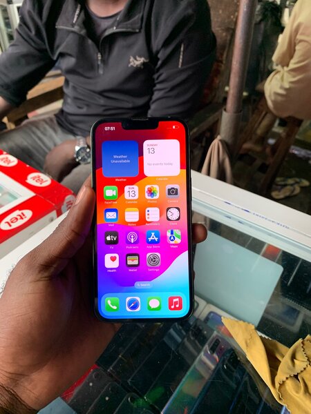 iPhone 13 simple Rouge