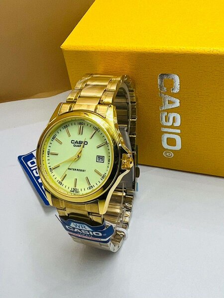Montre Casio Dorée