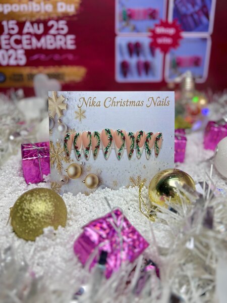 Ongles Noël Nika Festifs