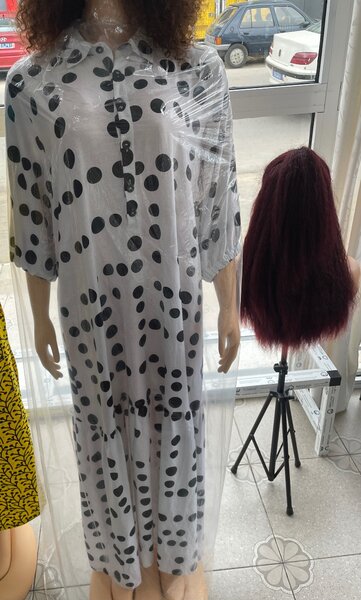 Robe Longue à Pois Élégante