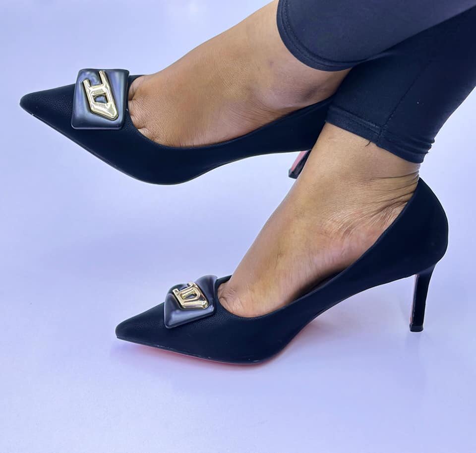 Stylish women's high heel shoes black