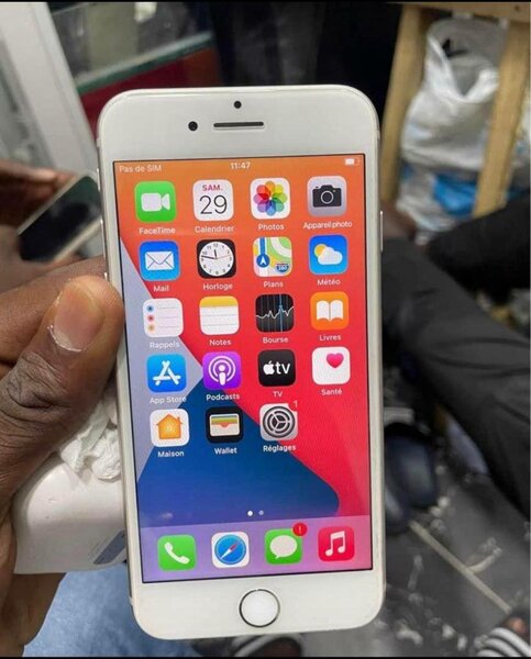 iPhone 8simple blanc 64GB