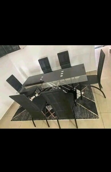 Table à manger élégante