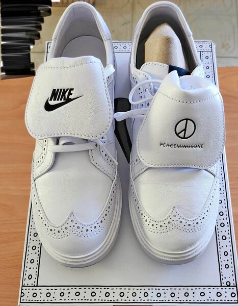 Chaussures Nike blanches homme