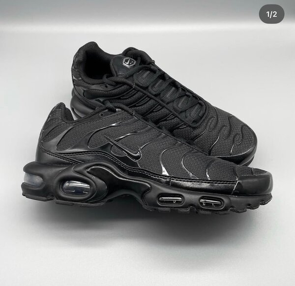 Baskets noires sport tendance