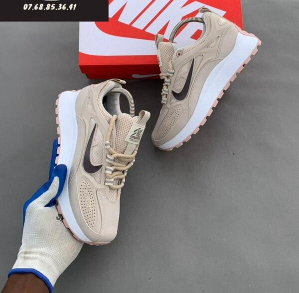 Baskets Nike Air Beige