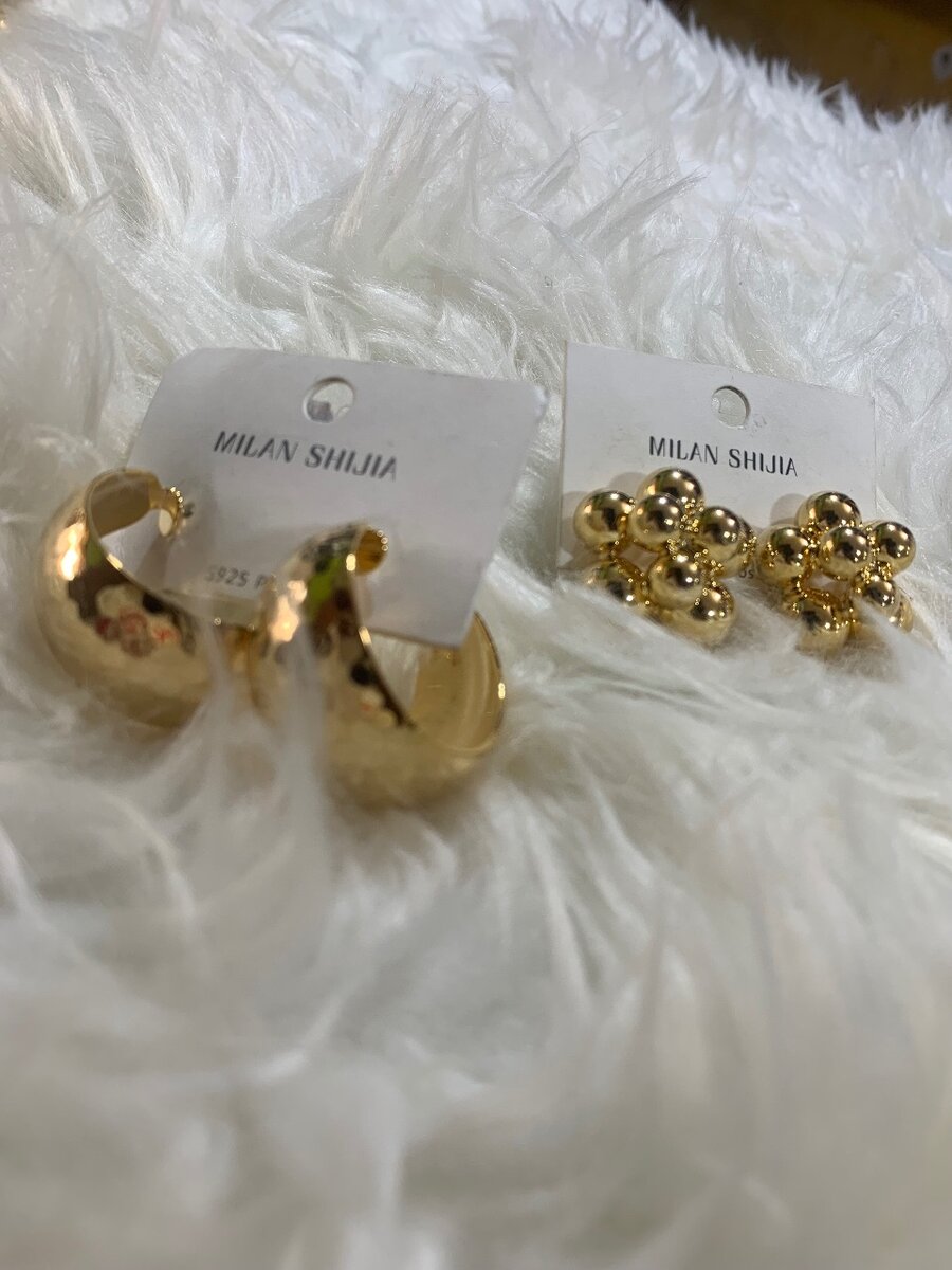 Boucles d'oreilles dorées tendance