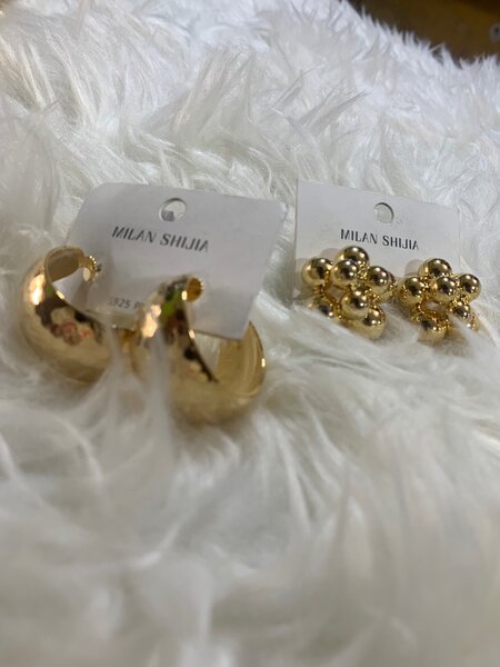 Boucles d'oreilles dorées tendance