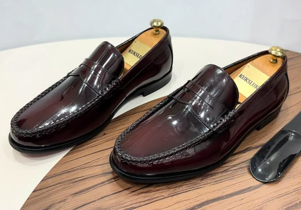 BURGUNDY LOAFER