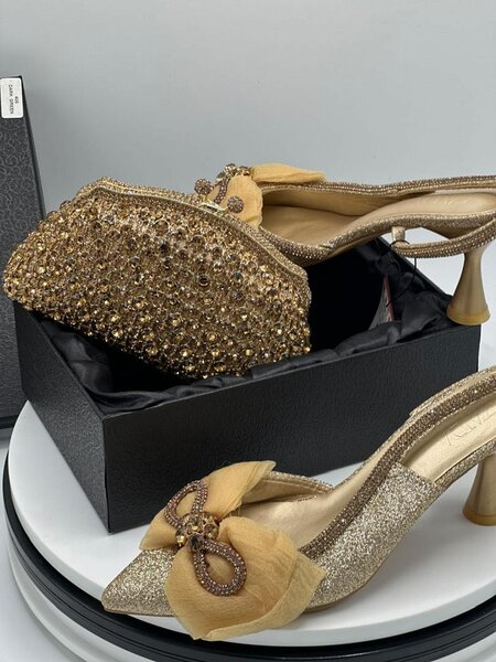 Combo deal ( Zara heel plus clutch bag)