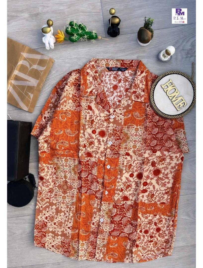 Chemise à motifs modernes