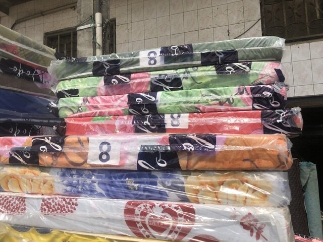 Dimensions : 120x190 cm, 140x190 cm, 160x200 cm (autres ta